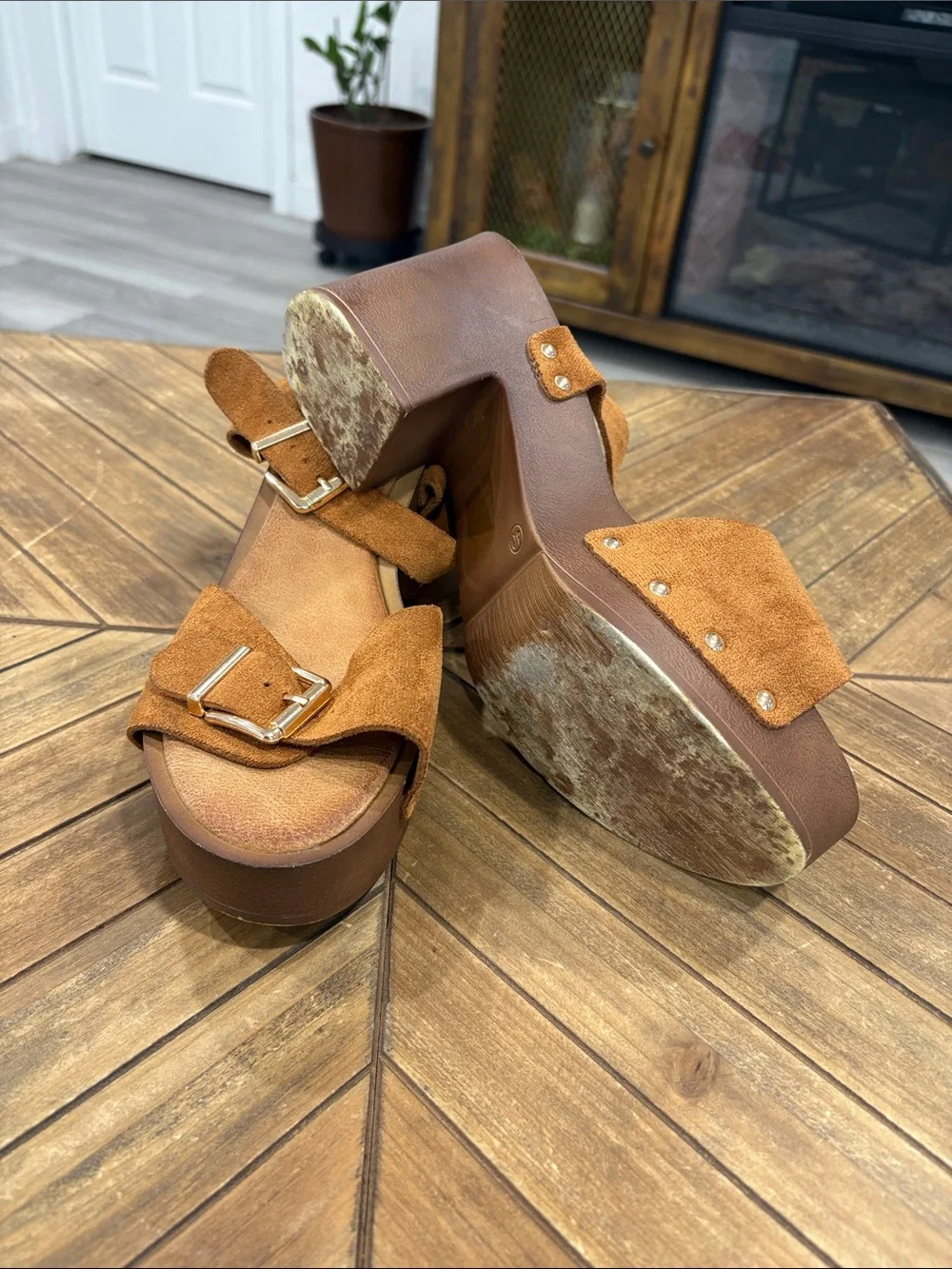 SHEIN Brown Suede Platform Buckle Sandals